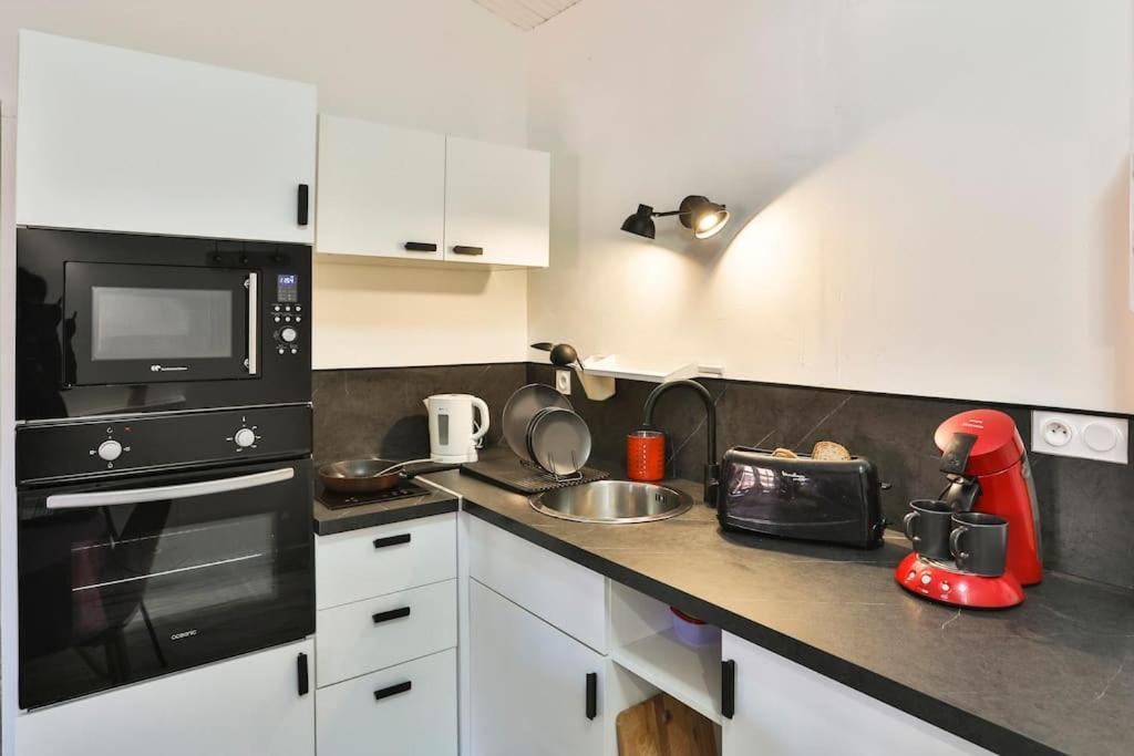 APPT COSY 2* HYPER-CENTRE à 2 pas de la plage + PARKING inclus  Les Sables-dʼOlonne Extérieur photo