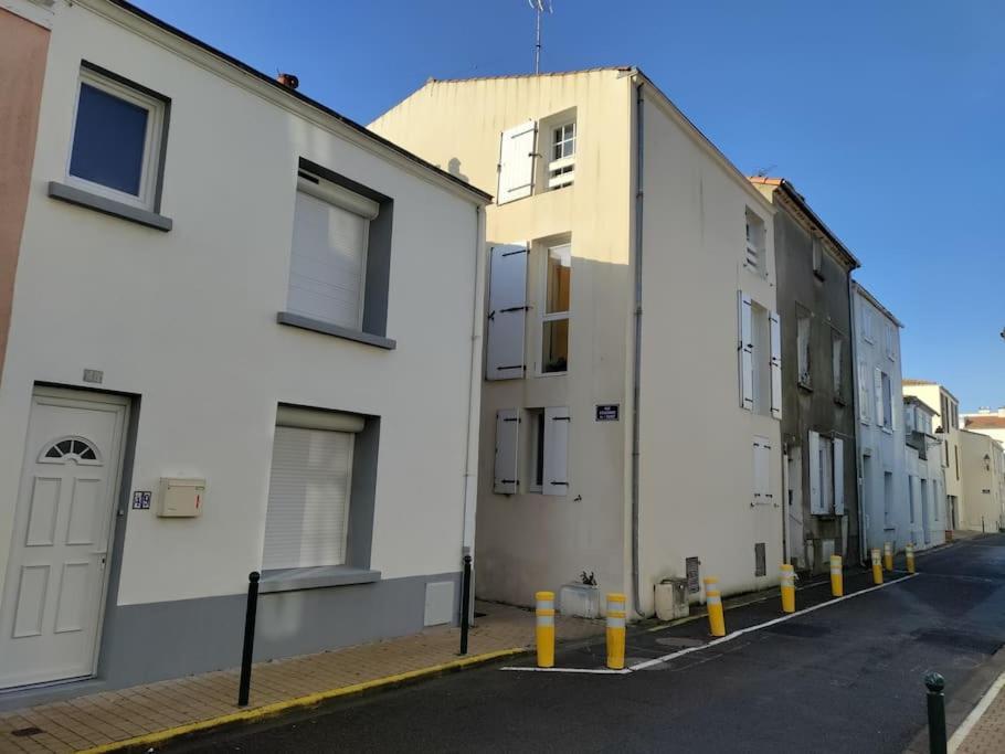 APPT COSY 2* HYPER-CENTRE à 2 pas de la plage + PARKING inclus  Les Sables-dʼOlonne Extérieur photo
